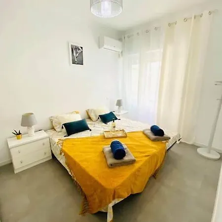 Azul/torrevieja تورّيفيِخا